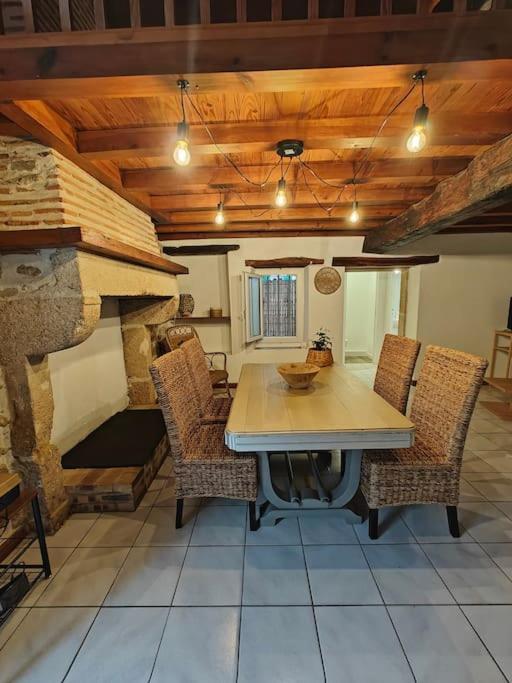 Logement Entier Style Chalet - 1 A 5 Pers - Langon  Exterior foto